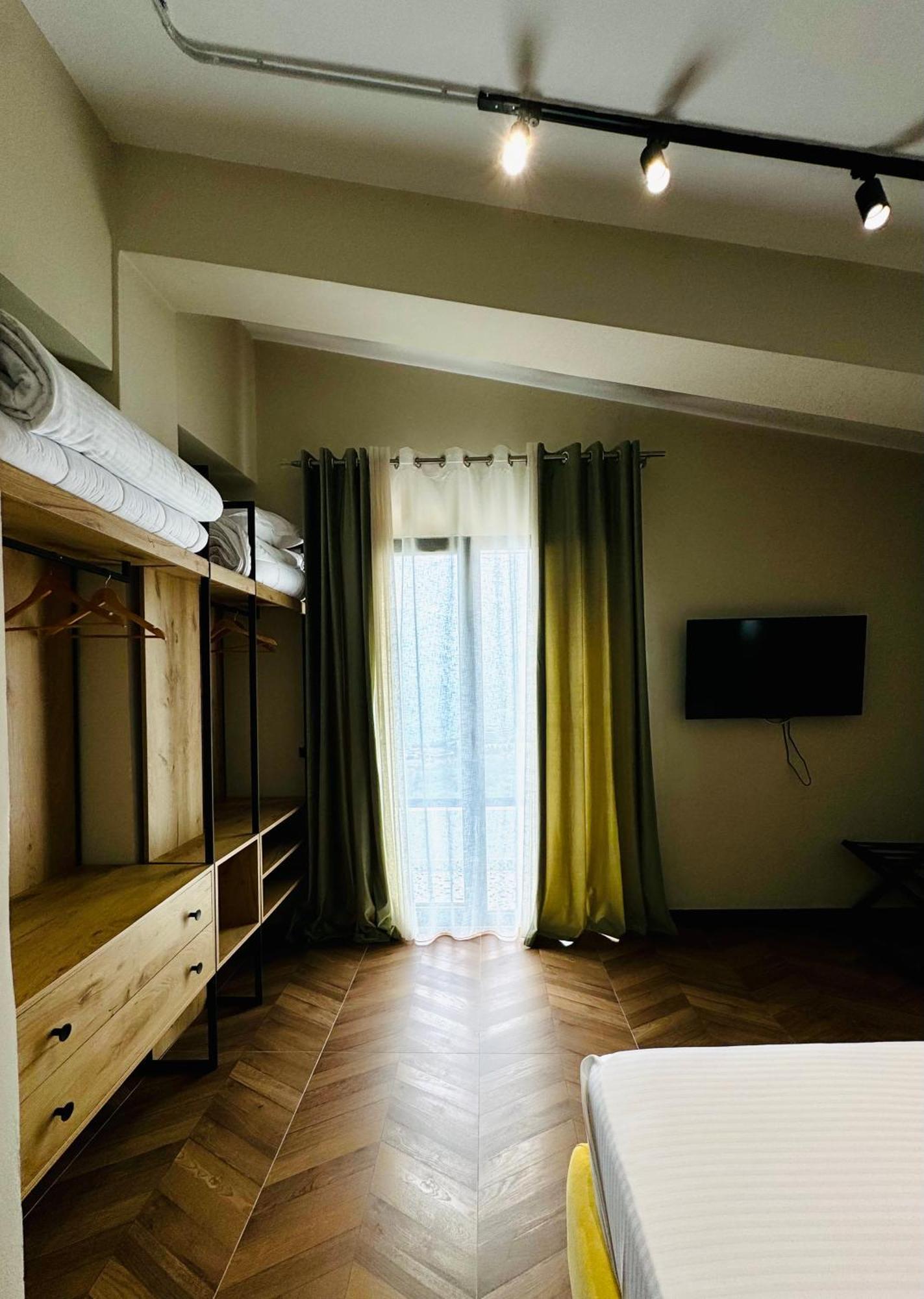 Gogo'S Boutique Hotel Dhërmi Екстериор снимка